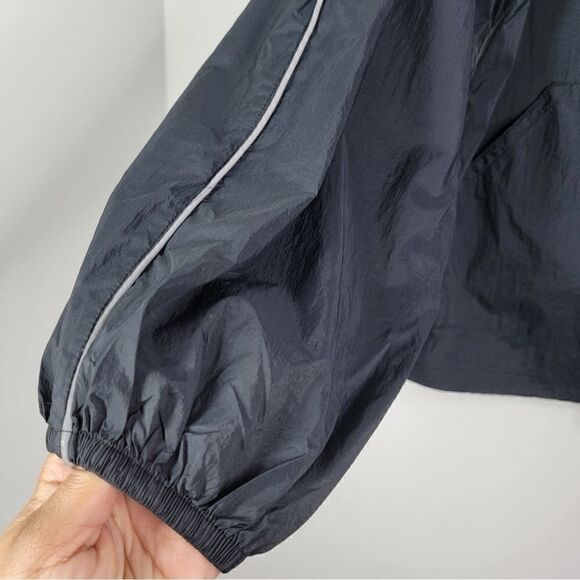 Fabletics Black Windbreaker Oversized Reflective Trim Puffer Size Medium - Picture 9 of 15